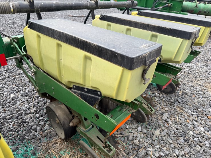 john-deere-12-image-22