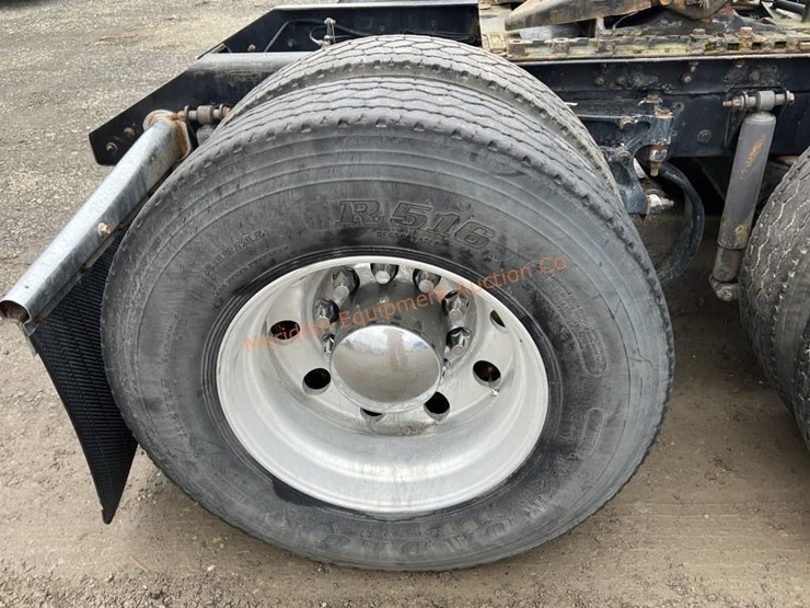 2012-kenworth-t600-image-16