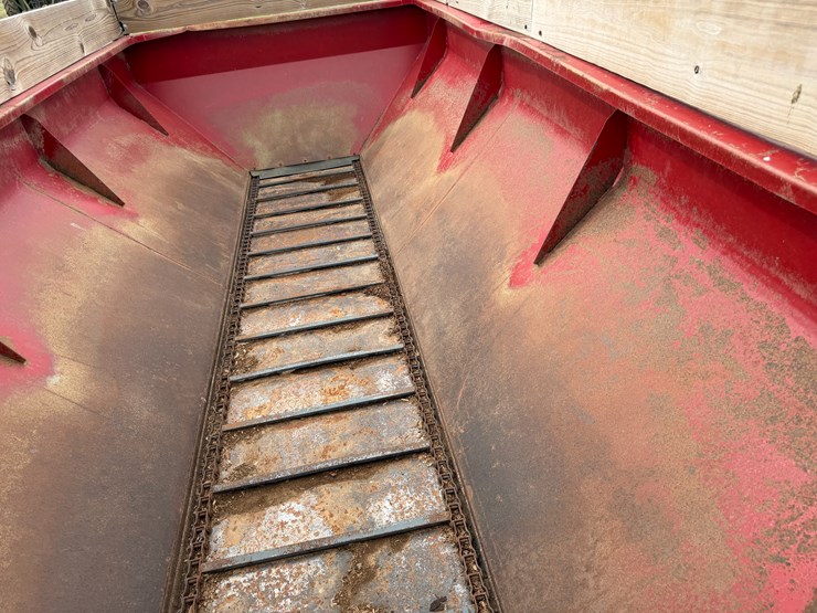 #41020-•-chandler-equipmen-17'-pull-type-spreader-image-47