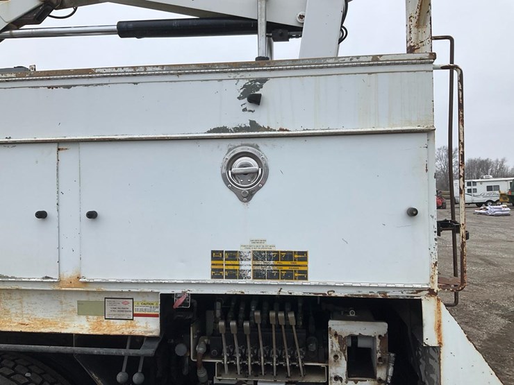 2014-international-7300-image-45