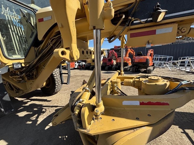 caterpillar-143h-image-20