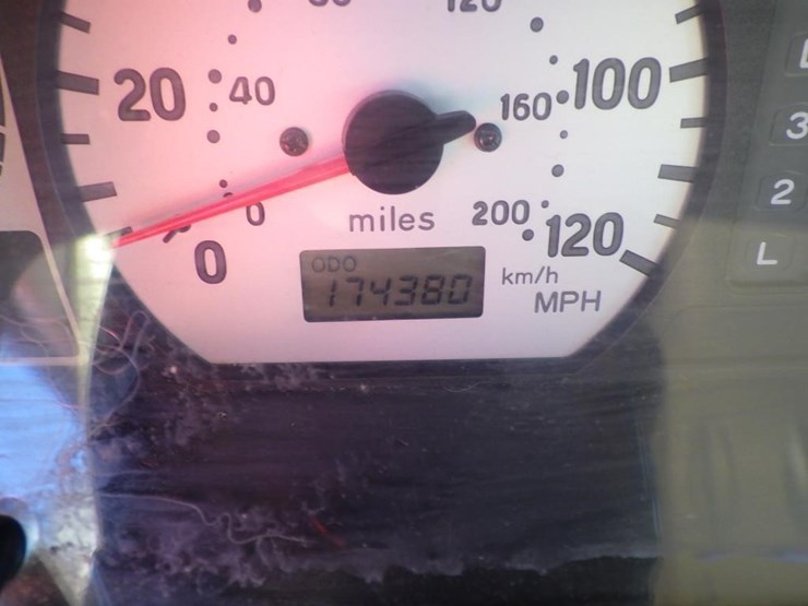 2003-mitsubishi-montero-image-14