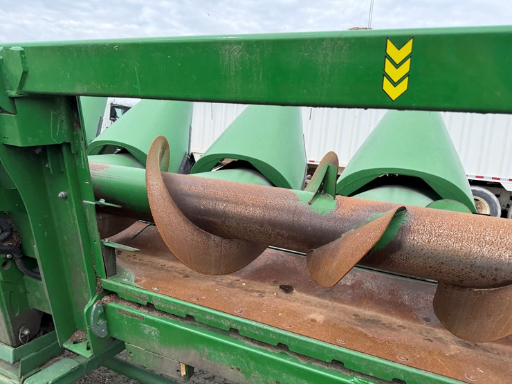 john-deere-c8r-image-13