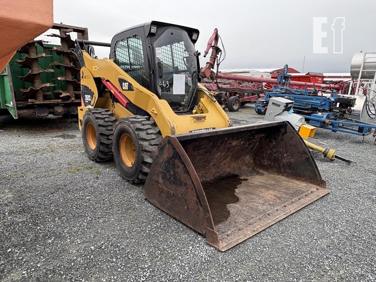 2013-caterpillar-262c2-image-2