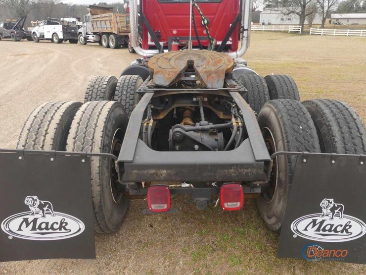 2012-mack-chu613-truck-tractor,-s/n-1m1an09y9cm008352:-mack-mp8-eng.,-eaton-13-sp.,-wet-line,-air-brakes,-air-ride-cab,-camelback-susp.,-sliding-5th-wheel,-dual-stacks,-24.5-tires,-59k-mi.-image-7