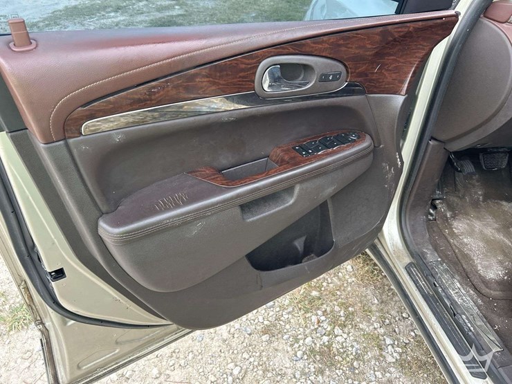 2013-buick-enclave-image-13