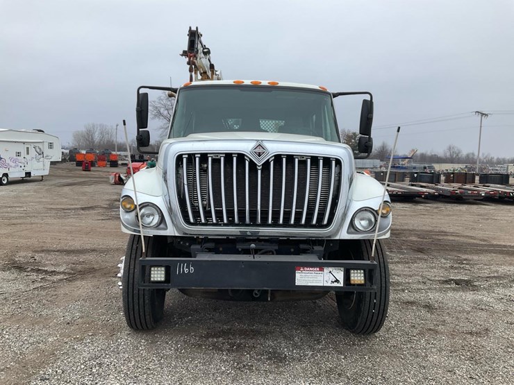 2014-international-7300-image-8