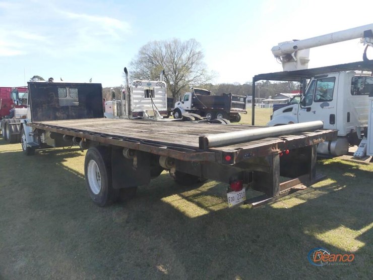 1999-freightliner-fl70-image-4