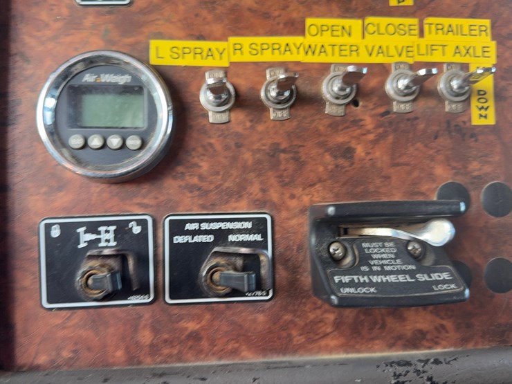 2004-kenworth-w900-image-49