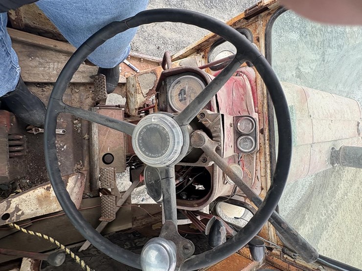 international-806-image-19