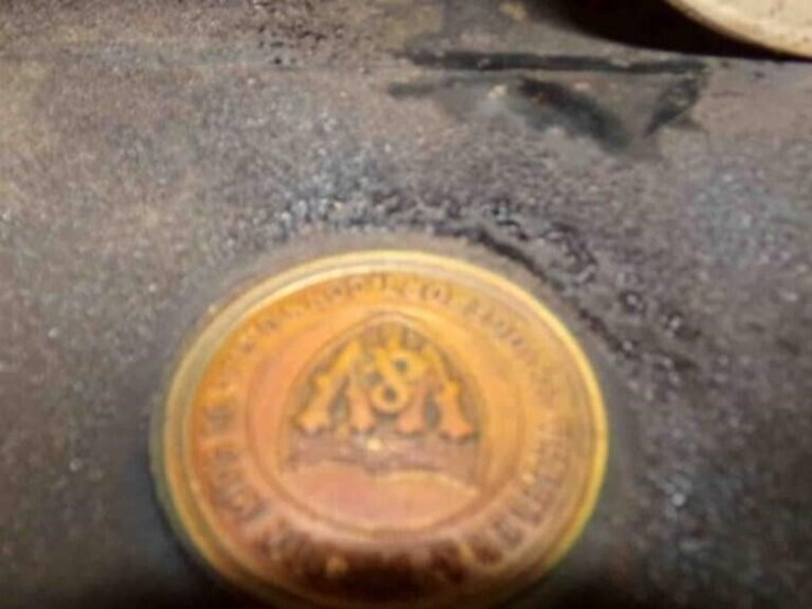 antique-sewing-machine-image-9