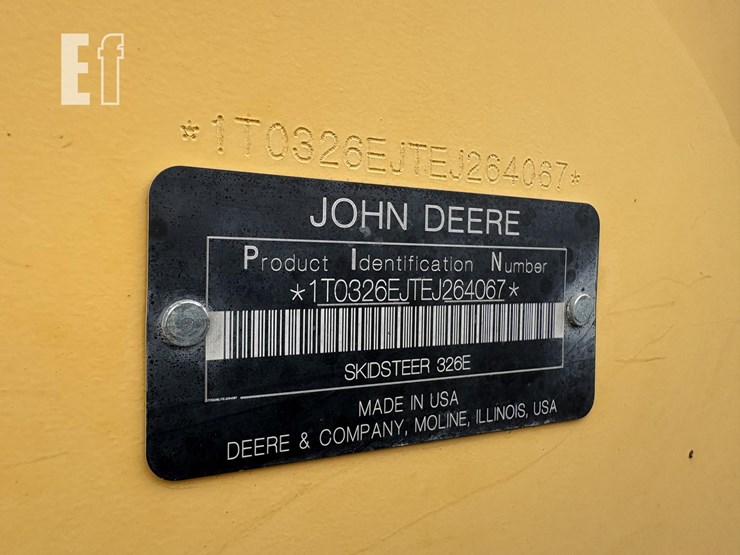 2015-deere-326e-image-12