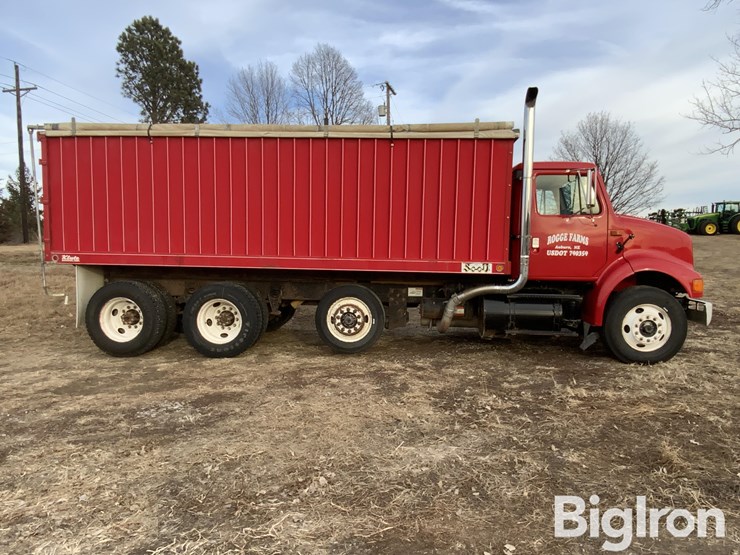 1993-international-8100-image-4