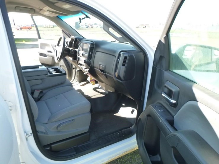 2019-chevrolet-1500-image-18