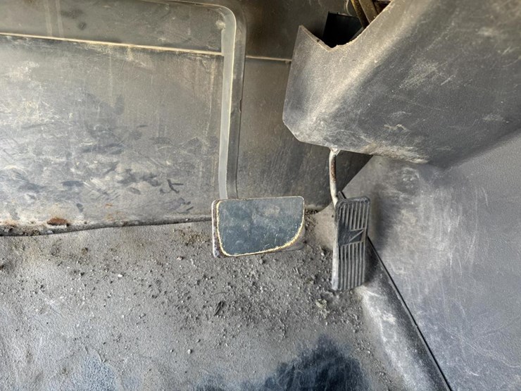 2013-gehl-dl11-image-41