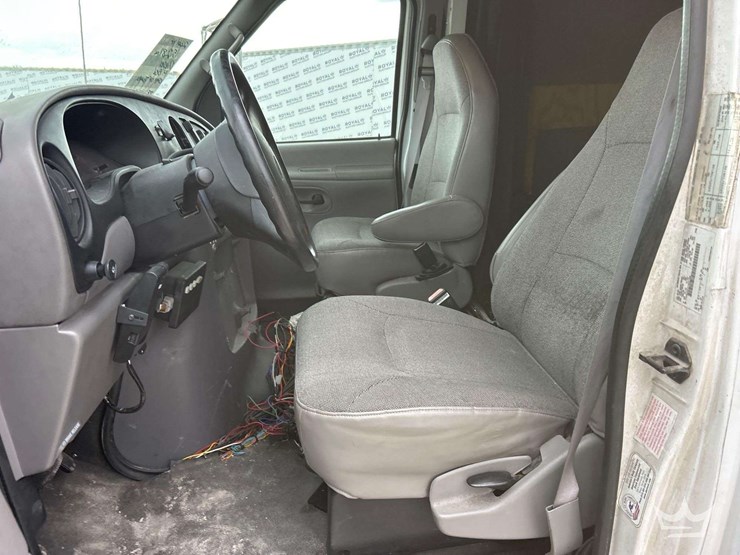 2001-ford-e450-image-8