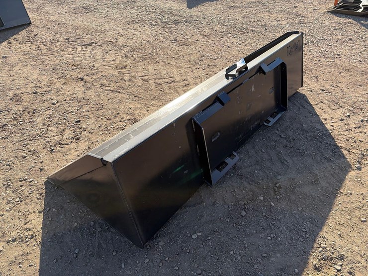 qt-bucket-with-blade-image-4