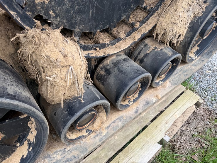 #41005-•-2022-zuidberg-36"-combine-tracks-image-6