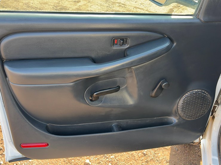 2001-chevrolet-c3500-image-19