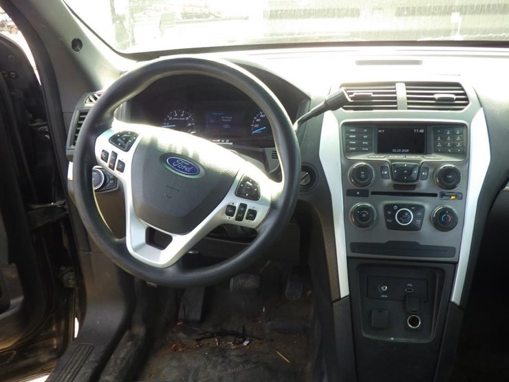 2015-ford-explorer-image-9