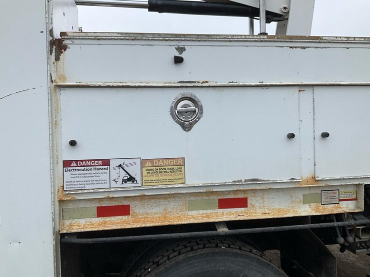 2014-international-7300-image-38