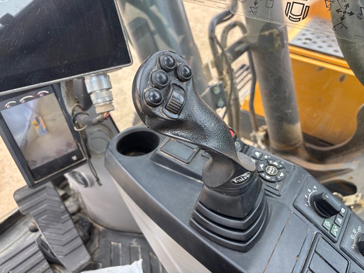 2022-volvo-ec220el-image-50