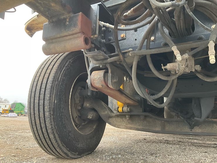 2014-international-7300-image-15