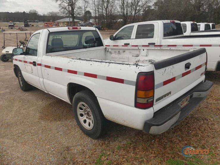 2006-gmc-sierra-1500-image-3