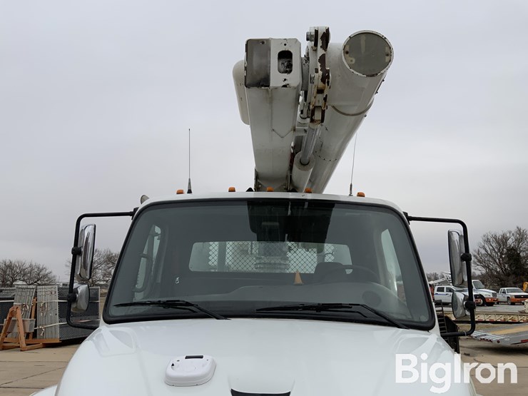 2010-freightliner-m2-106-s/a-bucket-truck-image-16