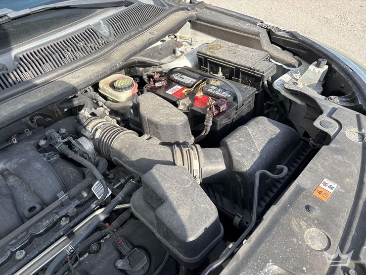 2016-ford-explorer-image-8