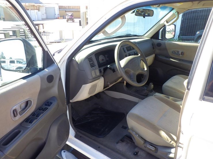 2003-mitsubishi-montero-image-5