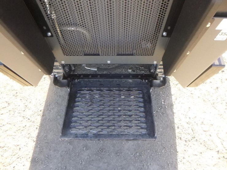 2025-kubota-d1703-image-17