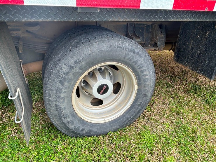 2015-gmc-3500hd-image-27