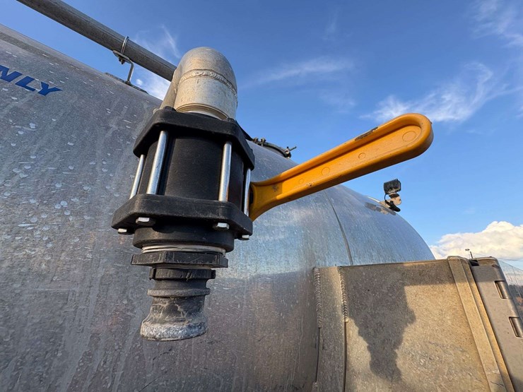 2018-hino-268a-image-30