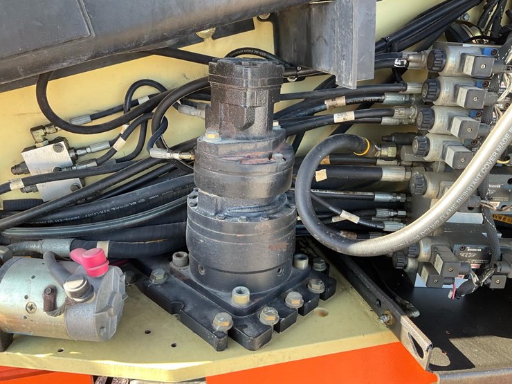 2004-jlg-600s-image-29