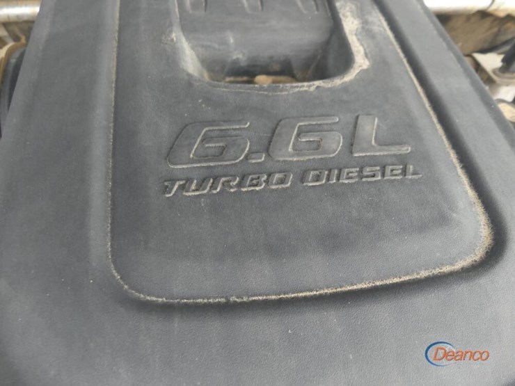 2013-chevrolet-2500hd-image-6