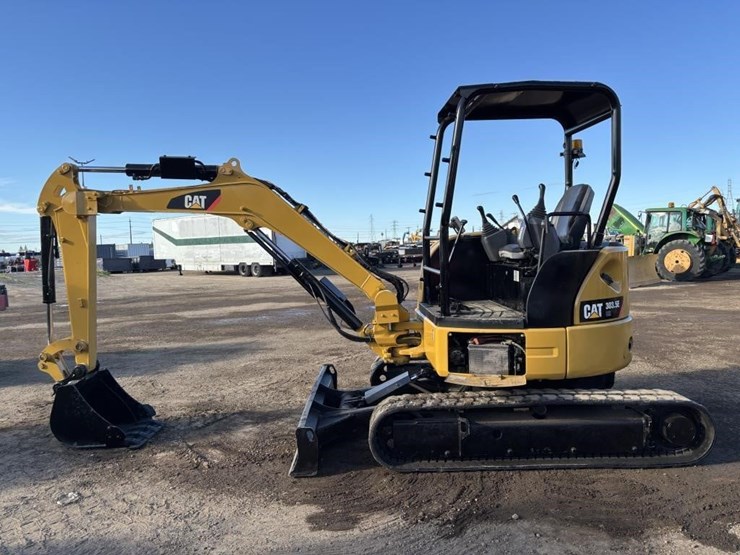 caterpillar-303.5-image-5