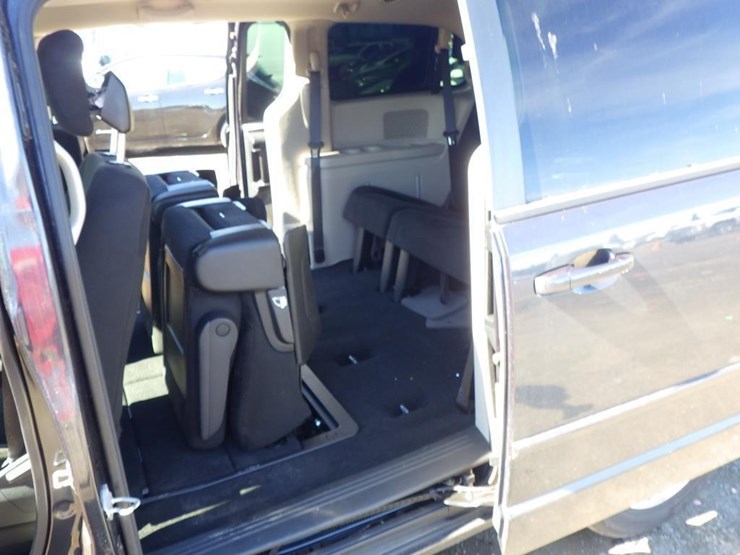 2014-dodge-grand-caravan-image-7