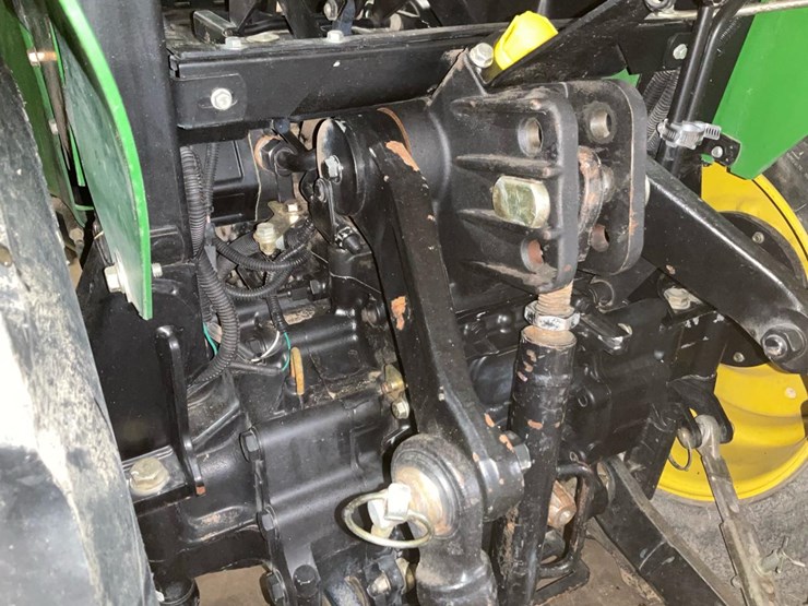 2010-john-deere-3520-image-35