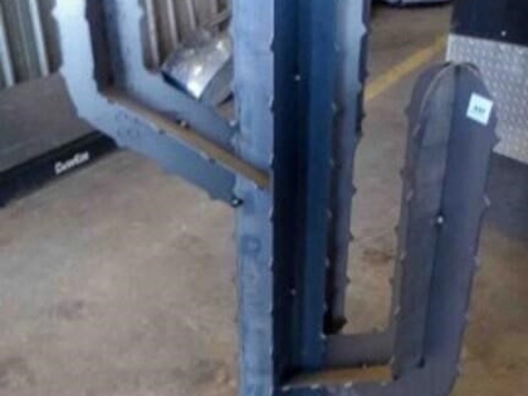 metal-cactus-décor,-49"-tall,-16"-wide-image-1