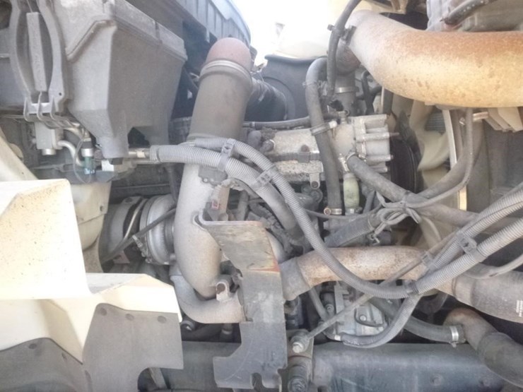 2013-international-7600-image-25