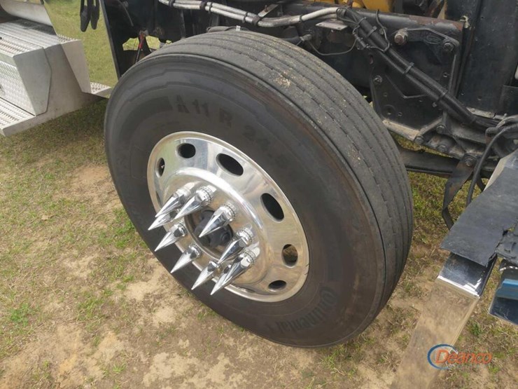 2004-peterbilt-379-image-12