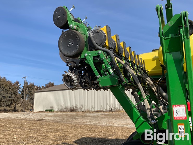 2023-john-deere-1795-image-16