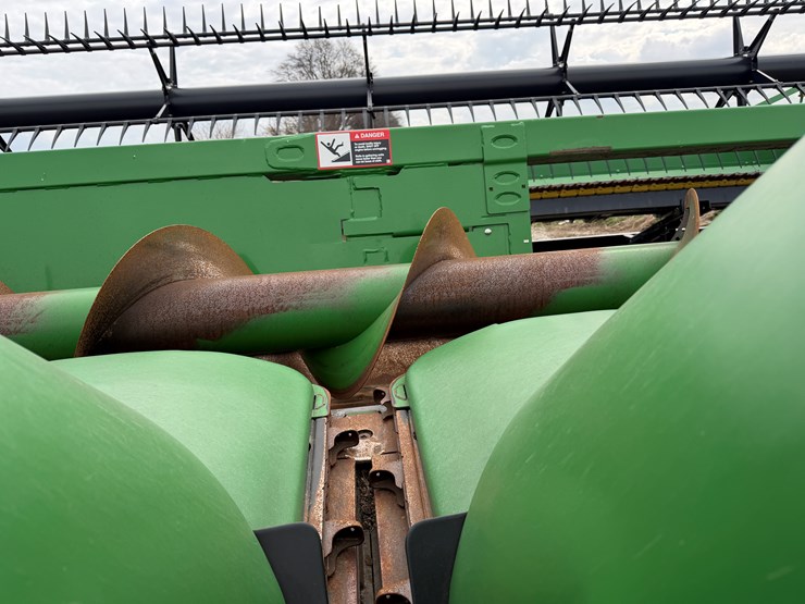 john-deere-c8r-image-43