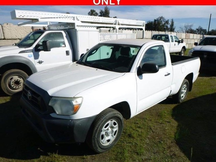 2014-toyota-tacoma-image-1