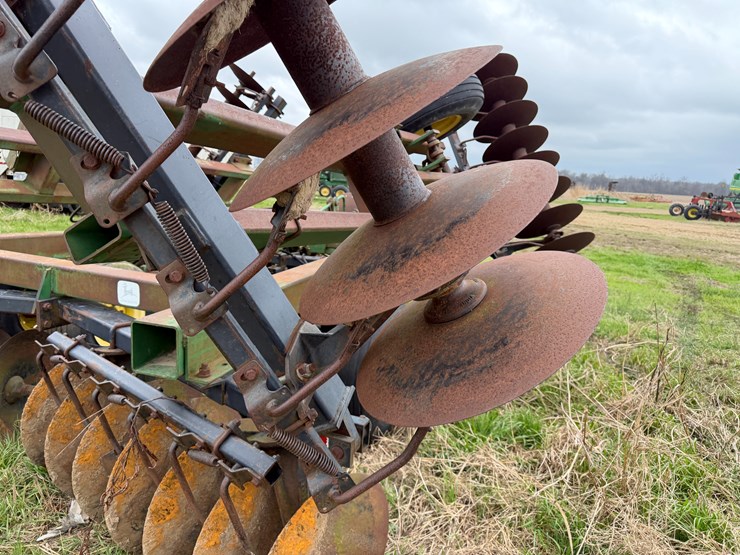 john-deere-630-image-14