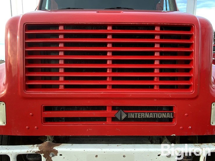 1993-international-8100-image-15