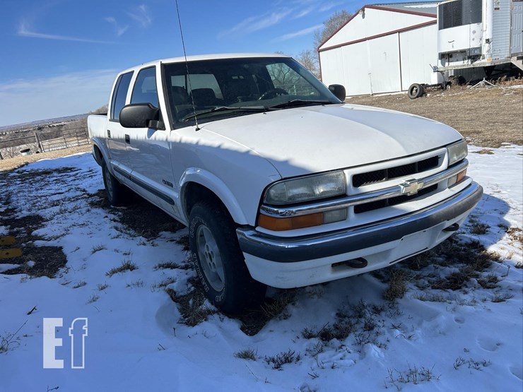 2002-chevrolet-s10-image-3