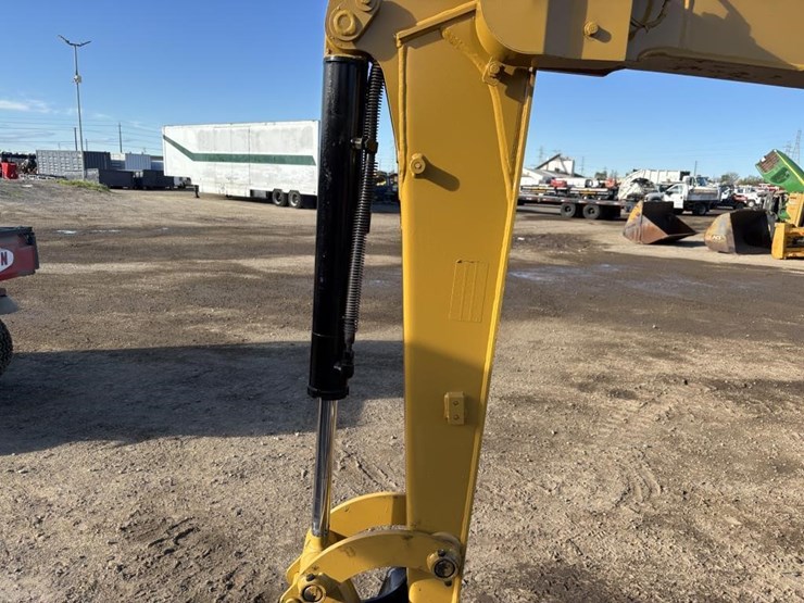 caterpillar-303.5-image-14