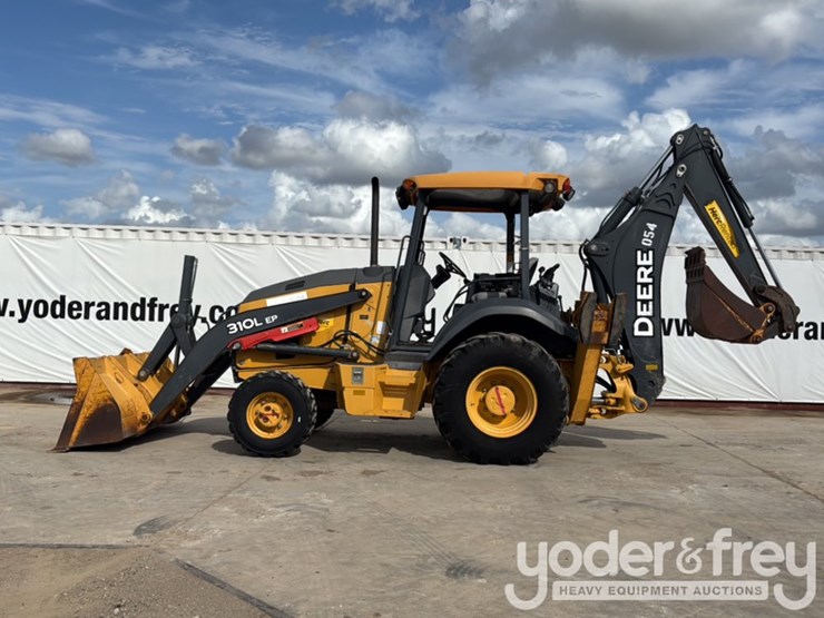 2019-deere-310l-image-2